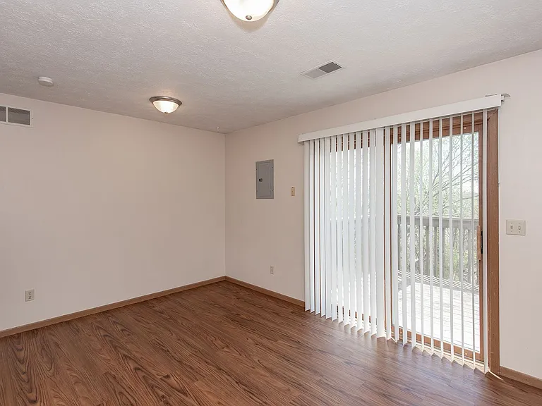 921 Pius Ln — Photo 14