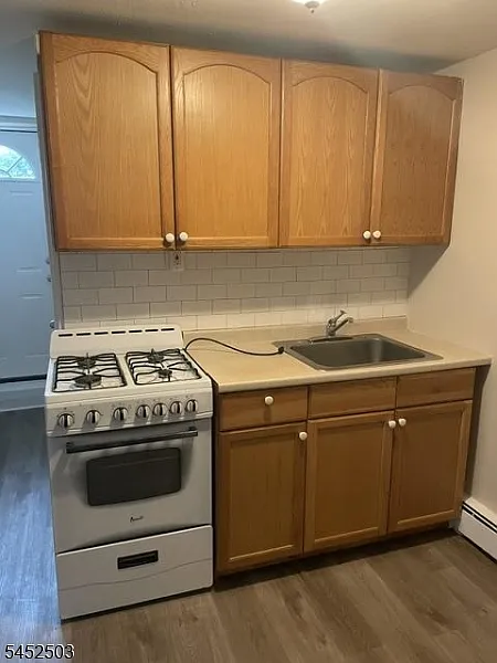 1 bed, 1.0 bath, $1,600 — Photo 2