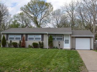 1305 NE Cowden Dr, Kansas City, MO 64118