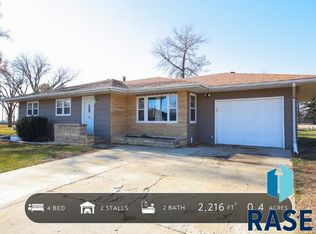 609 S Main St, Lennox, SD 57039