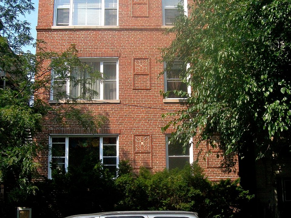 1st image of 646 W Oakdale Ave #2