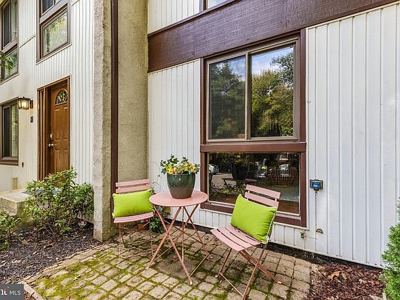 3rd image of 2424 Cloudcroft Sq