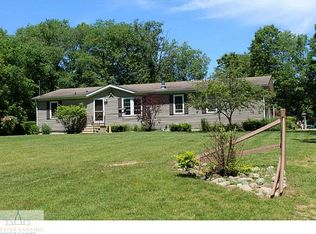 7916 Coon Hill Rd, Munith, MI 49259