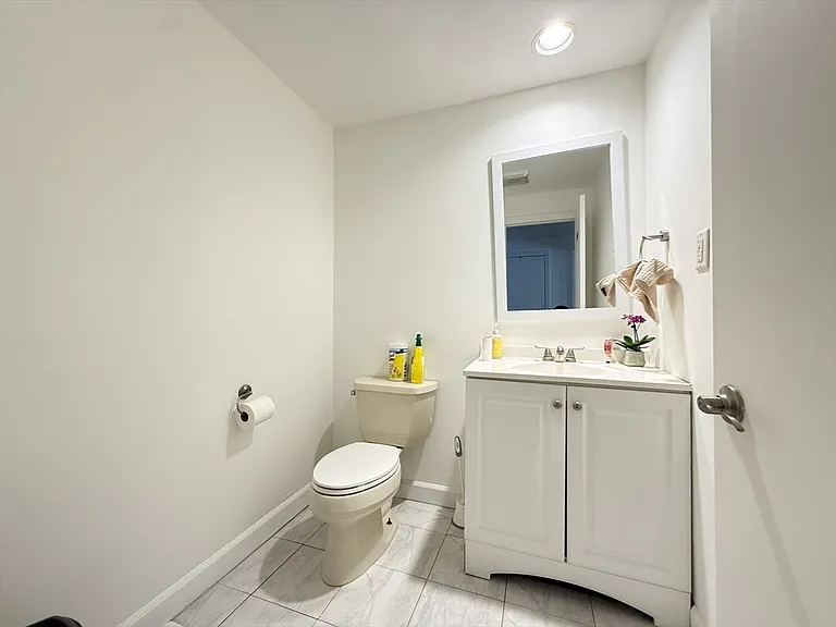 26 Hammond Pond Pkwy #0 — Photo 10