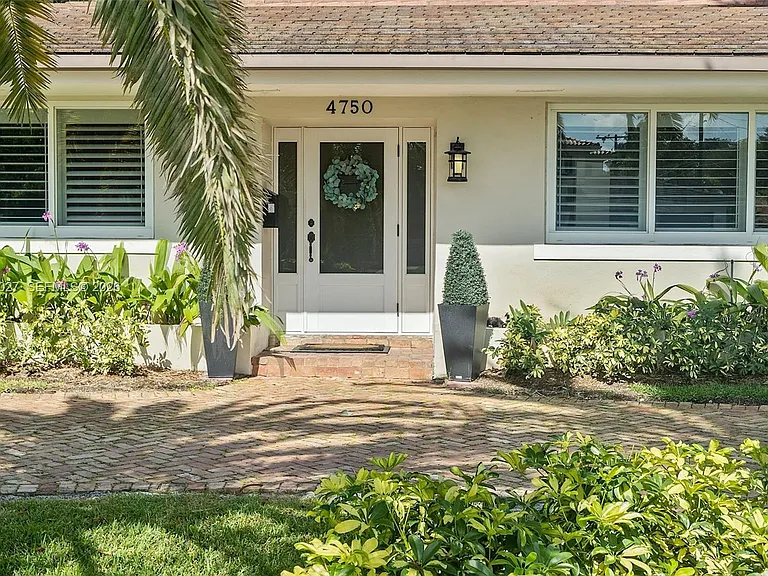 4750 Alhambra Cir — Photo 4