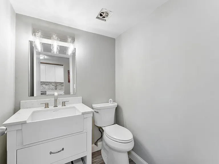 118 Lake Constance Dr — Photo 15