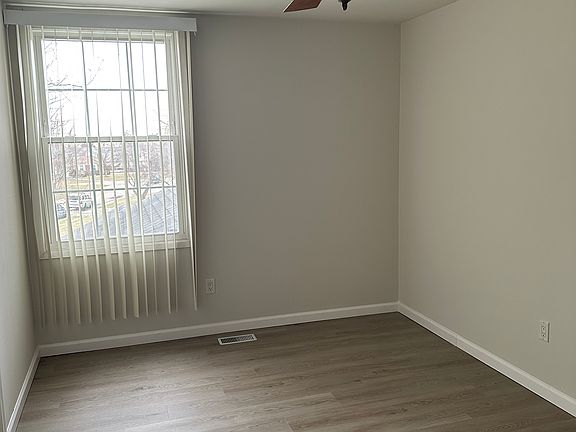 4th image of 23467 Stonehenge Blvd #1