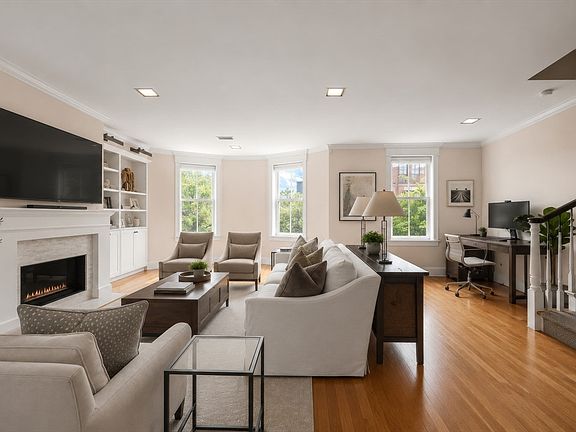 2nd image of 61 Dartmouth St #2