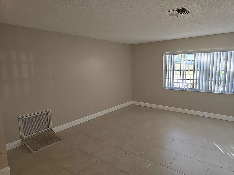 7251 McGinnes Ct — Photo 7