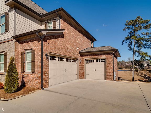 3rd image of 2582 Heritage Lake Cv