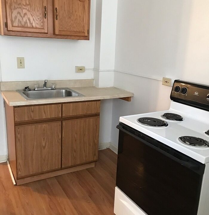 1st image of 10205 Madison Ave APT 1