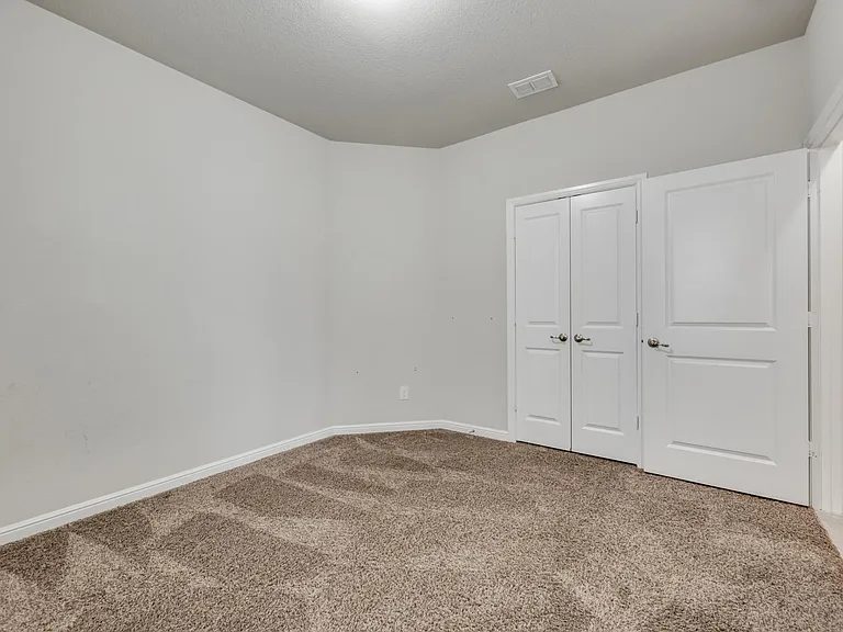 916 Dove Cv — Photo 16