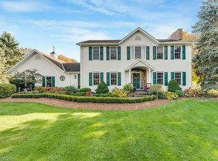 12 Weneil Dr, Hamilton, ON L8B0Z6