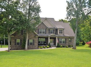 590 Forest Retreat Rd, Hendersonville, TN 37075
