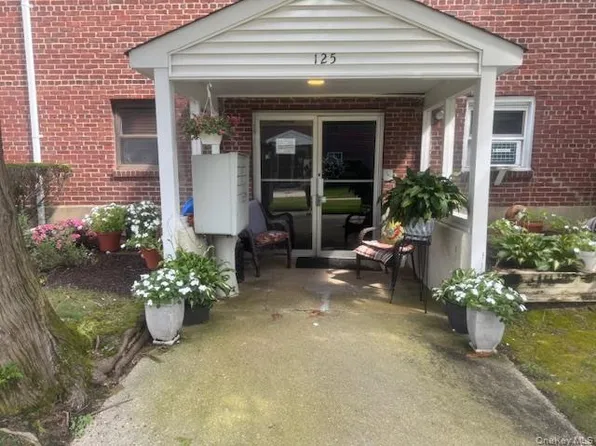 125 Park Avenue #A4, Amityville, NY 11701