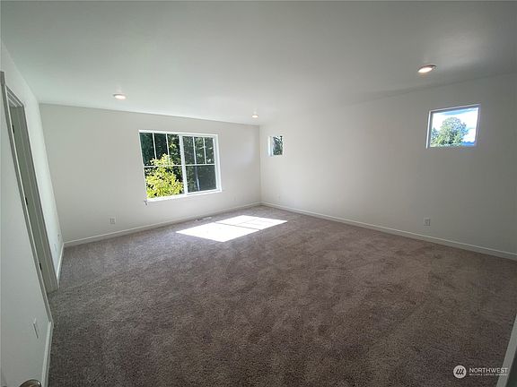 5th image of 14330 271st Circle NE #11
