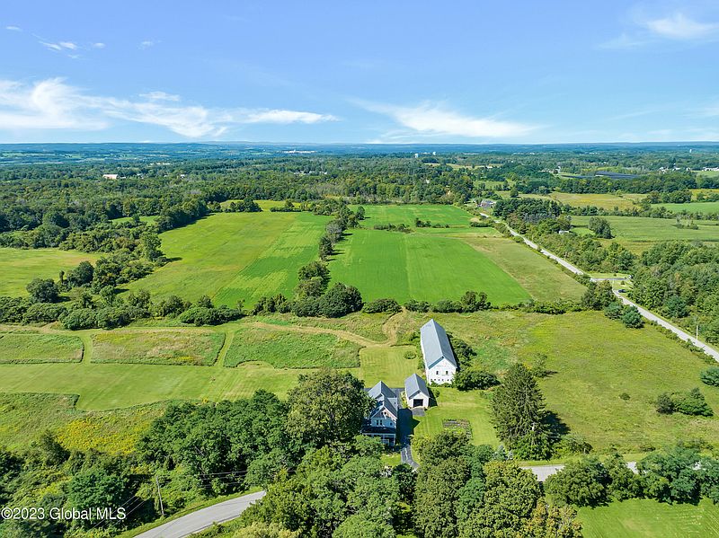 4th image of 316 Jones Road