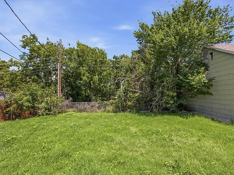 3908 Linden Ave — Photo 23
