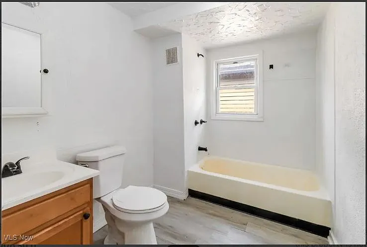 9919 Raymond Ave — Photo 10