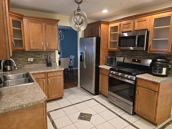 2nd image of 1222 E 170th St