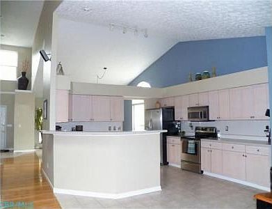 5th image of 983 Quarry Park Dr