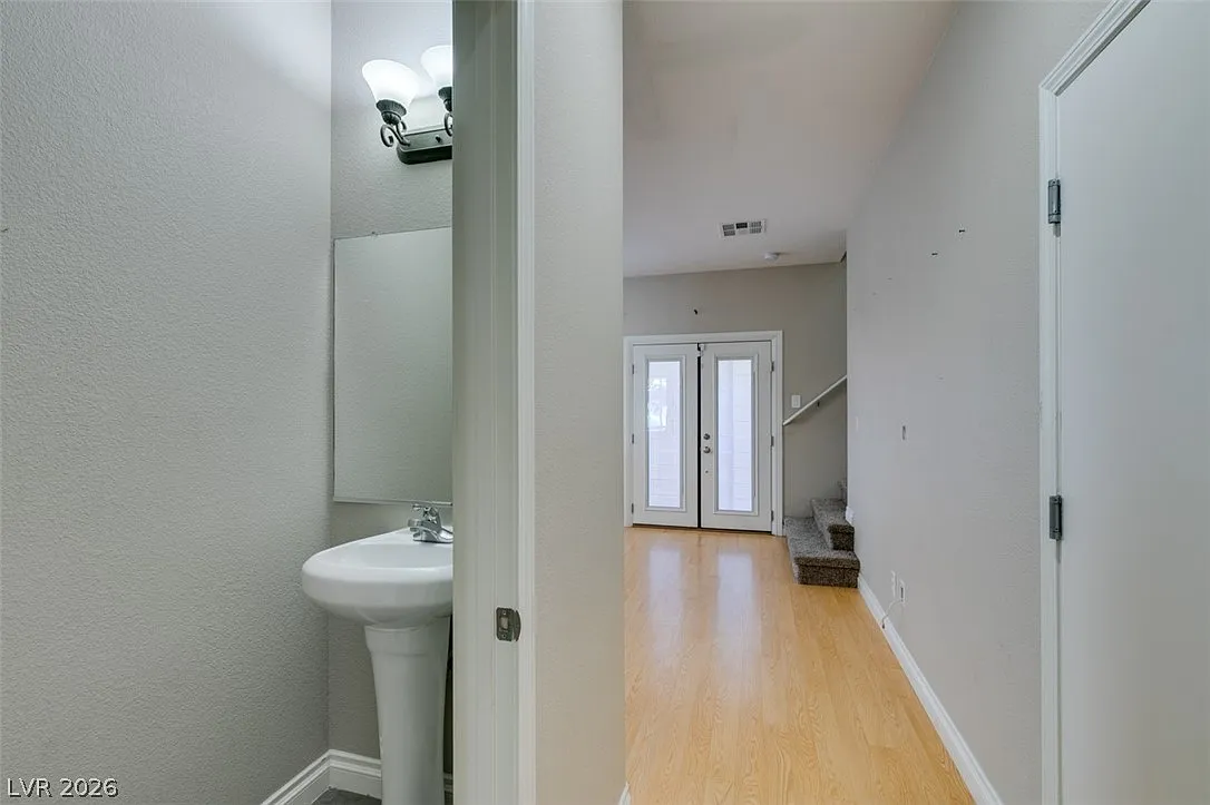 3 bed, 2.5 bath, 1332 sqft, $1,695 — Photo 4