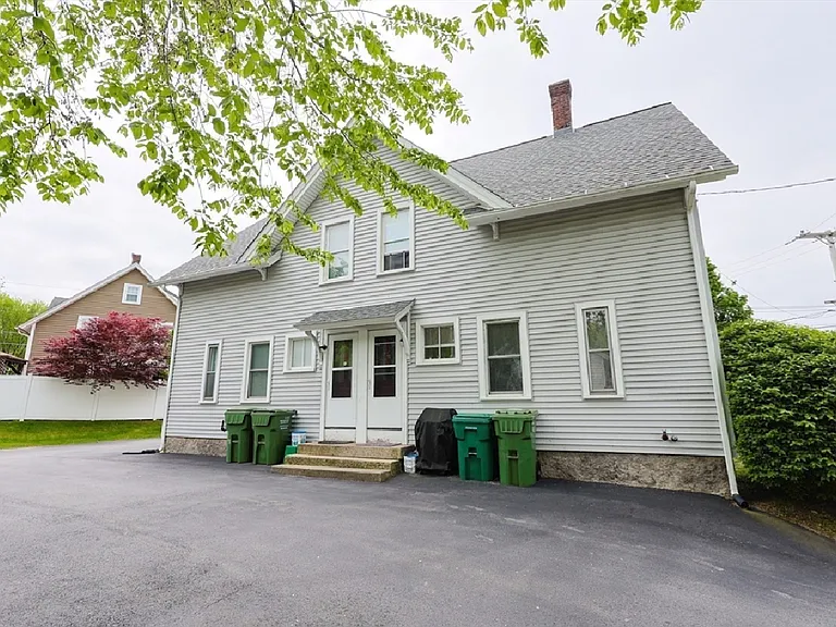 260 Main St — Photo 2