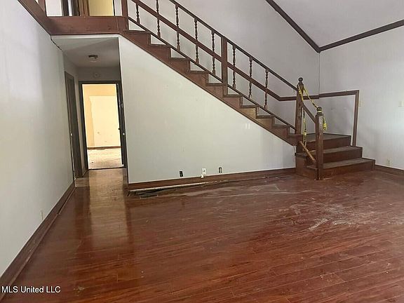 4th image of 147 Twelve Oaks Trce