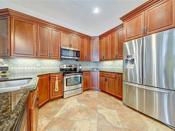 4th image of 19634 Lake Osceola Ln