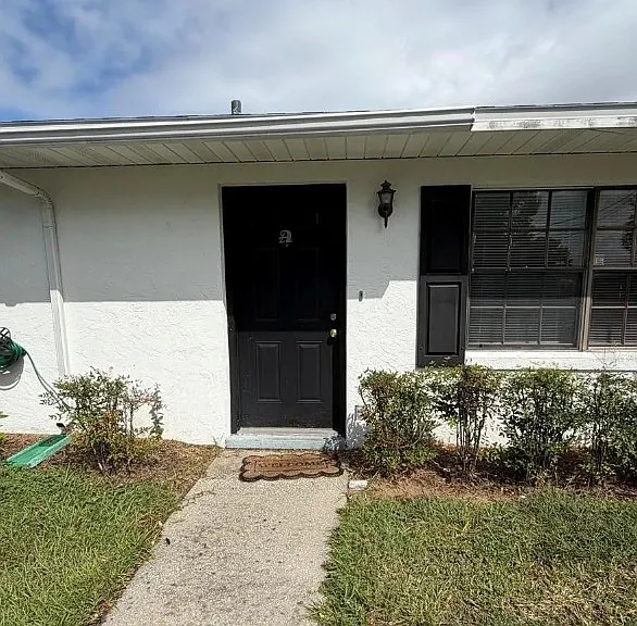 1405 Crystal Ct #B — Photo 1