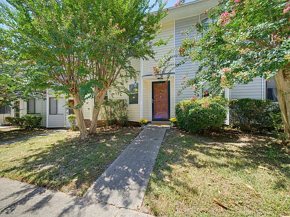 2nd image of 502 Garner Townes Ln