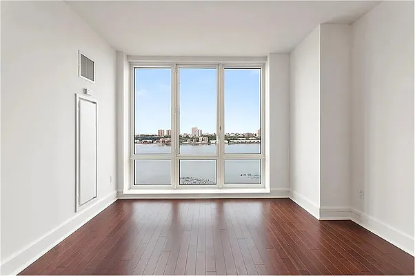 Rented by Manhattan Miami Real Estate | media 4