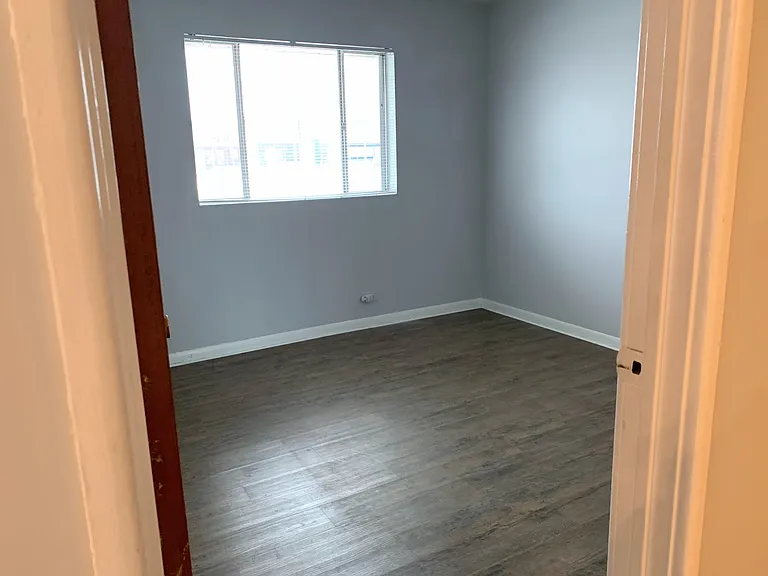 64 E Fullerton Ave #B — Photo 13
