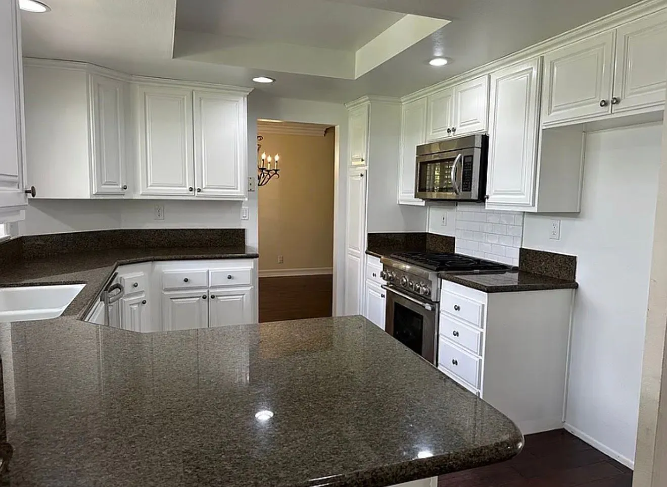 3 bed, 2.5 bath, 1623 sqft, $4,500 — Photo 3