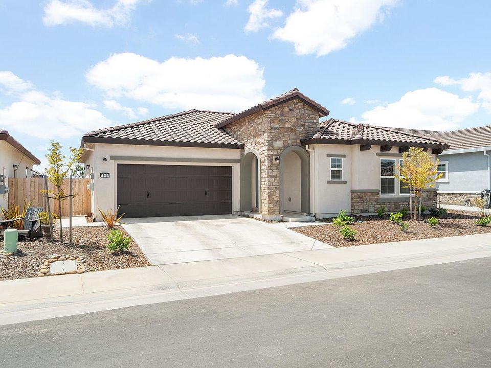 1st image of 12464 Chelidon Way