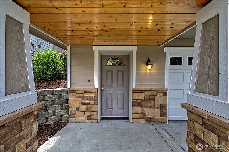 4th image of 405 46th Street SE