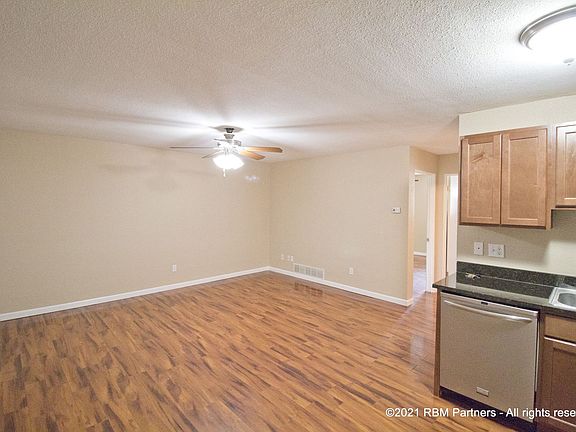 3rd image of 518 Hillsboro Ave APT 05