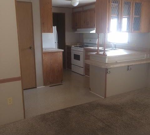 3rd image of 59610 Glenmore Ave