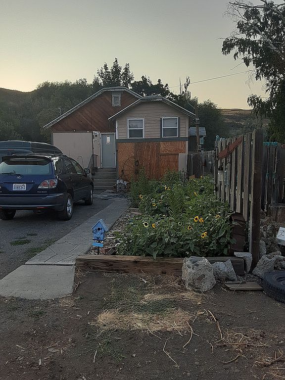 265 S D St, Washtucna, WA 99371 Zillow