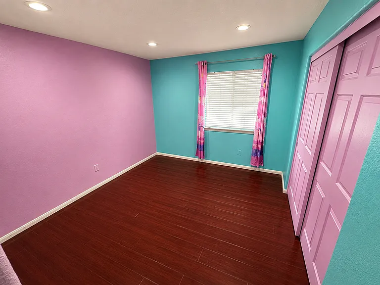 621 Marbella Ct — Photo 32
