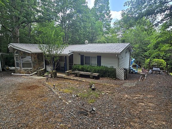 2nd image of 64 Green Oak Rd