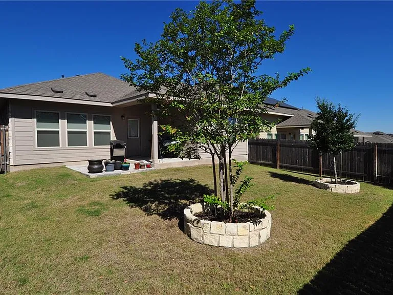 13911 Madrigal Ln — Photo 9