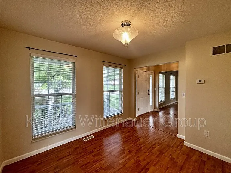 720 Cedar Mill Dr — Photo 6