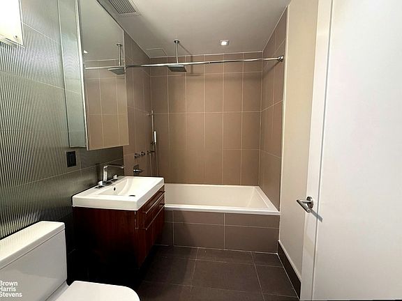 5th image of 2626 Jackson Ave APT 304