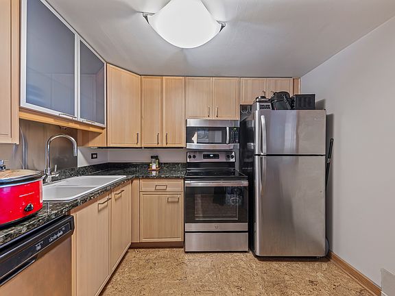 5th image of 2015 S Finley Rd APT 801