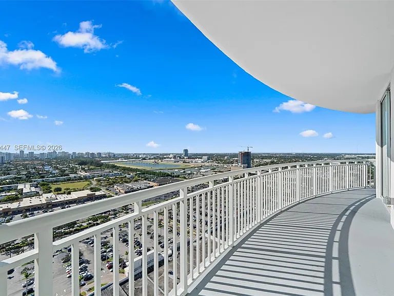 1745 Hallandale Beach Blvd #Penthouse 05W — Photo 21