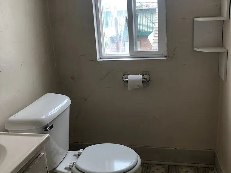 145 Brooks St — Photo 3