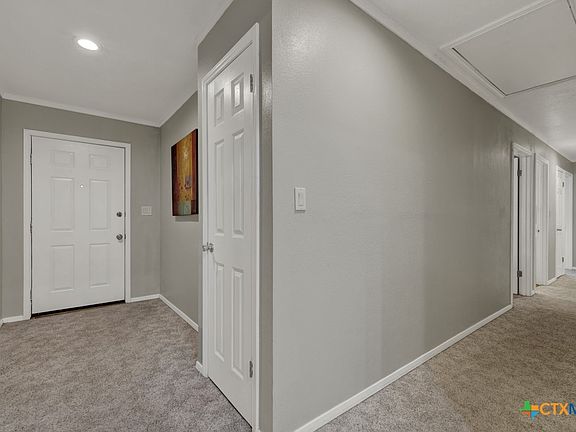 4th image of 1004 Orchid Cir