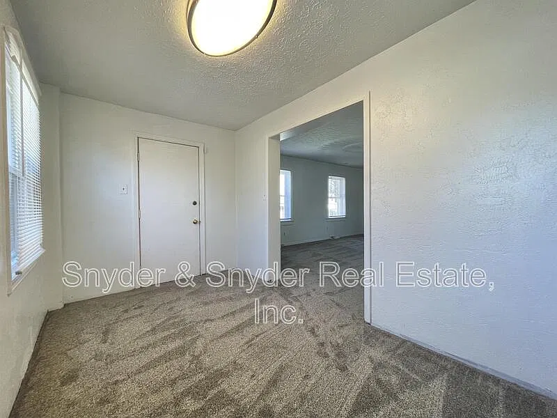 2 bed, 1.0 bath, 1152 sqft, $995 — Photo 4