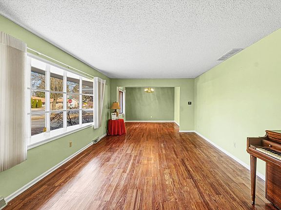 5th image of 901 Kent Dr